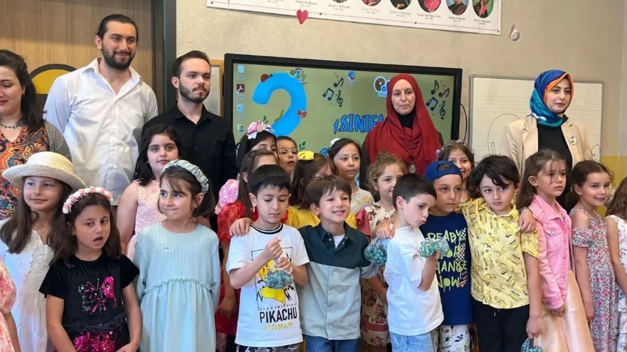 Palet Türk Müziği İlkokulunda Karne Heyecanı 